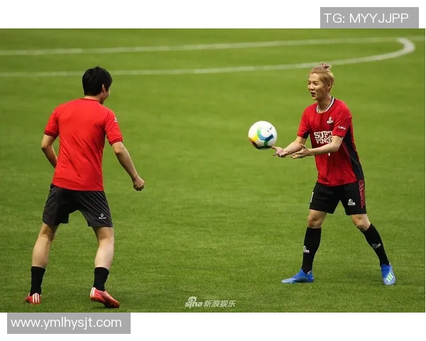 足球明星漫画大汇聚展现绿茵场上的传奇与梦想