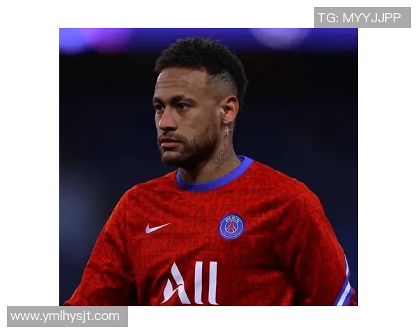 黑白头像下的足球明星男生展现独特魅力与激情的瞬间 黑白头像下的足球明星男生展现独特魅力与激情的瞬间